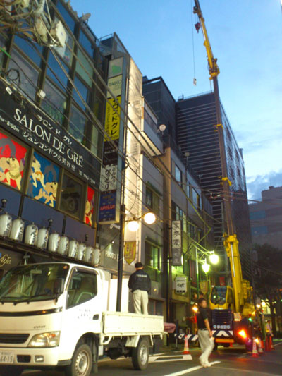 杉荷揚げの様子