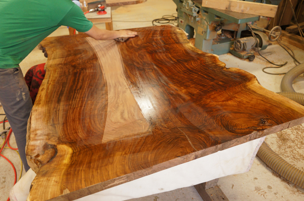 クラロウォルナット加工中