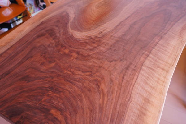 クラロウォルナットの杢目