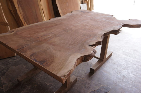 クラロウォルナット無垢一枚板