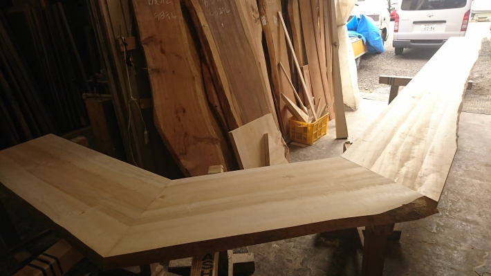 天然木一枚板カウンター