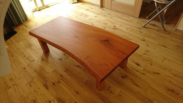 ケヤキの木無垢一枚板テーブル