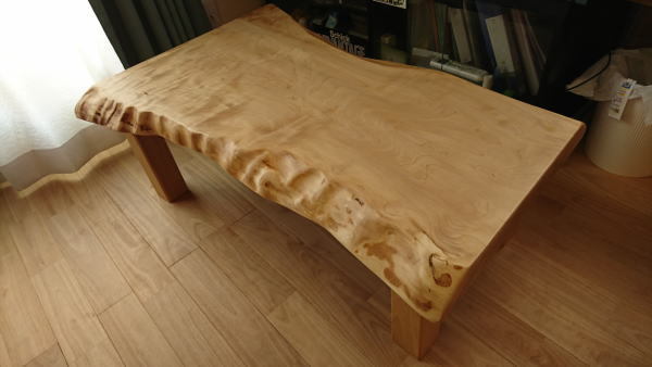 栃の木無垢一枚板