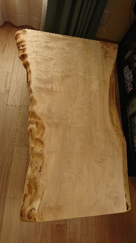 栃の木無垢一枚板