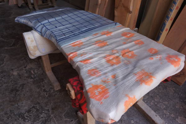 無垢一枚板の養生