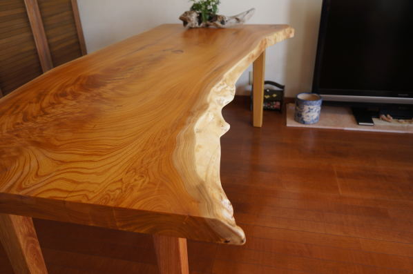 ケヤキ一枚板ダイニングテーブル