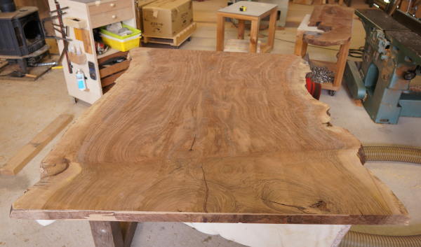 クラロウォルナット一枚板塗装前