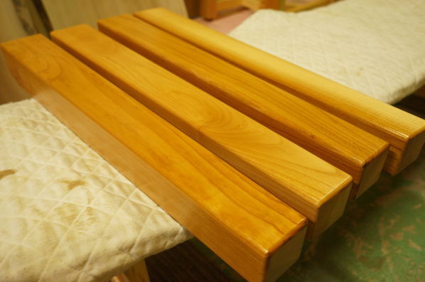 一枚板テーブルの脚