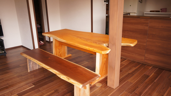 変形天然木一枚板ダイニングテーブル