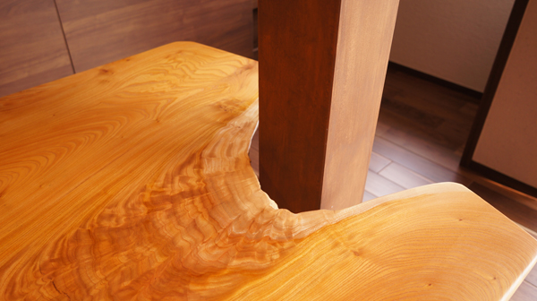 変形天然木一枚板ダイニングテーブル