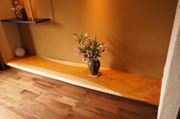 ケヤキ無垢板の床の間