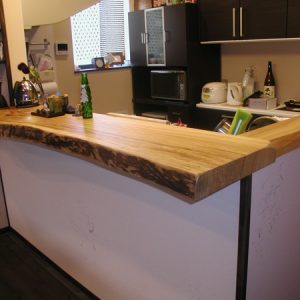 クスノキ天然木一枚板キッチンカウンター