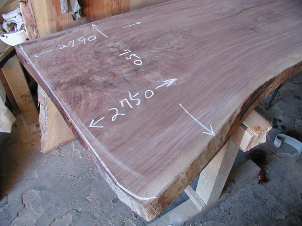 ウォルナット一枚板キッチンカウンター