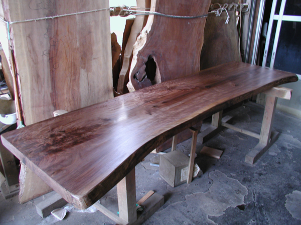 ブラックウォルナット一枚板キッチンカウンター