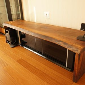 ブラックウォルナット一枚板テレビ台
