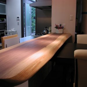 木の一枚板キッチンカウンター