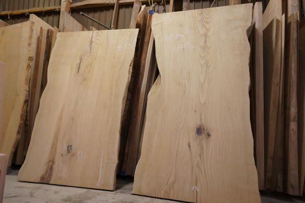 一枚板テーブル二枚