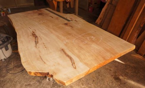 トチ一枚板テーブル天板