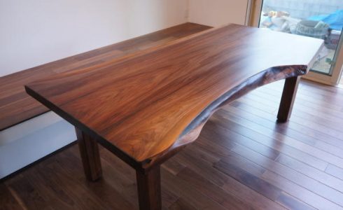 ウォルナット一枚板ダイニングテーブル納品
