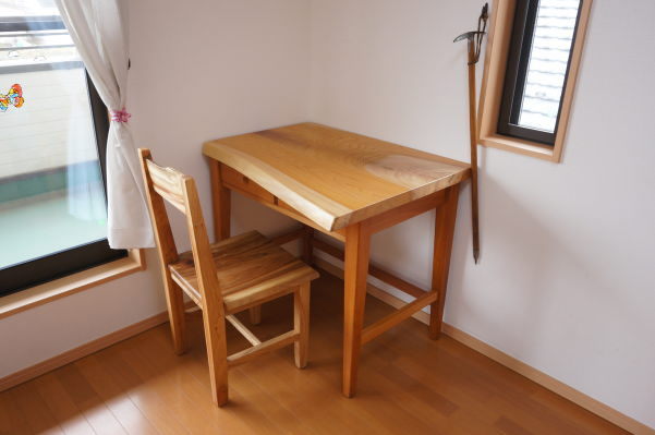 総無垢づくりデスク