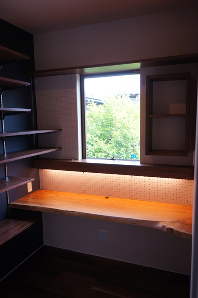 ケヤキ一枚板カウンター書斎