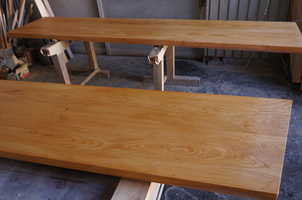 ケヤキ天然木カウンター