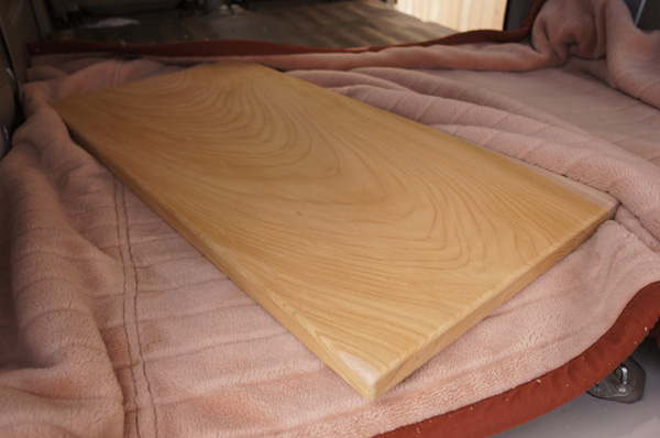 ケヤキ一枚板加工