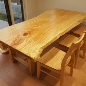 栃天然木一枚板テーブル