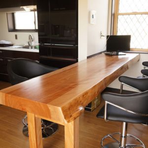 樺桜一枚板カウンターテーブル