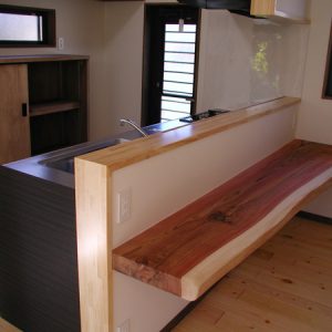 杉一枚板キッチンカウンター