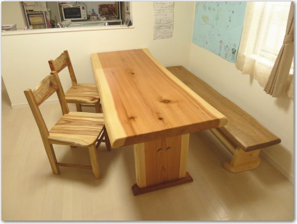 天然木一枚板ダイニングテーブル