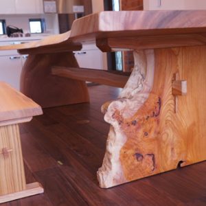 自然の形の一枚板