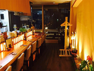 一枚板カウンター現場完成