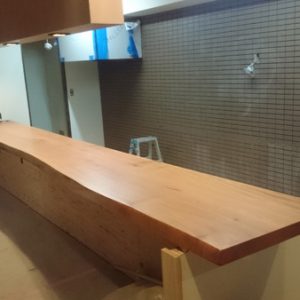 ケヤキ一枚板カウンター天板