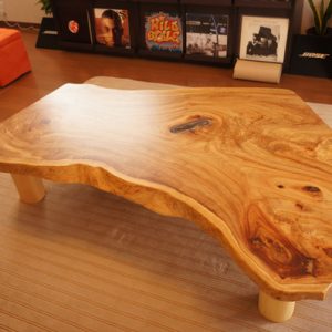 クスの木一枚板ローテーブル