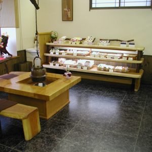 一枚板商品陳列棚