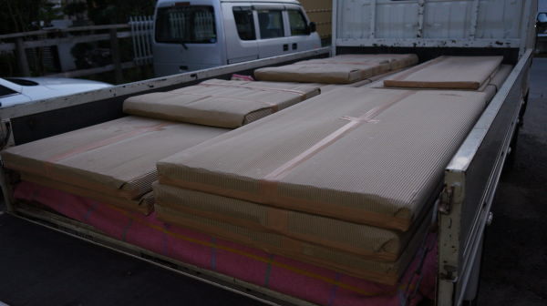 木の一枚板納品