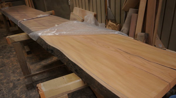 けやき一枚板カウンター