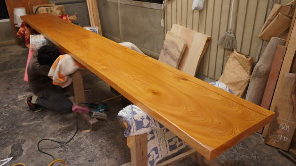 ケヤキ一枚板カウンター