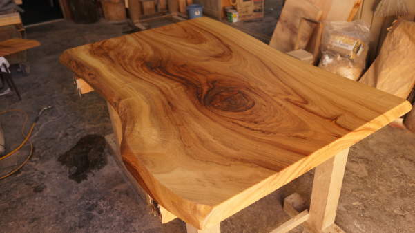 楠木一枚板テーブル