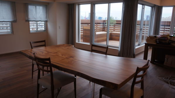 高級マンションテーブル