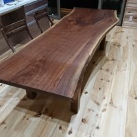 ブラックウォルナット一枚板ダイニングテーブル