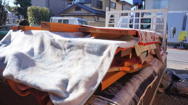 ケヤキ一枚板カウンター引き取り