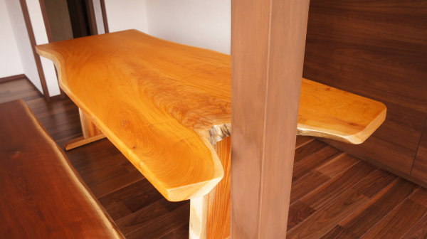 変形一枚板テーブル