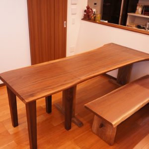 ブラックウォルナット一枚板ダイニングテーブル