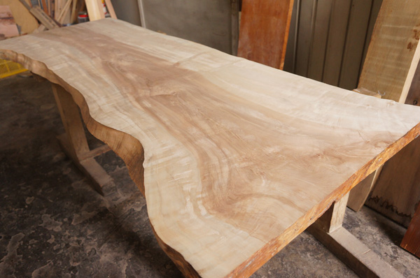 栃一枚板ダイニングテーブル