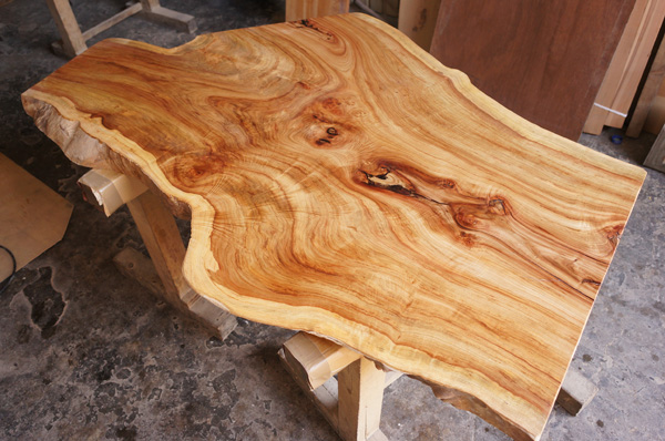 楠木変形一枚板