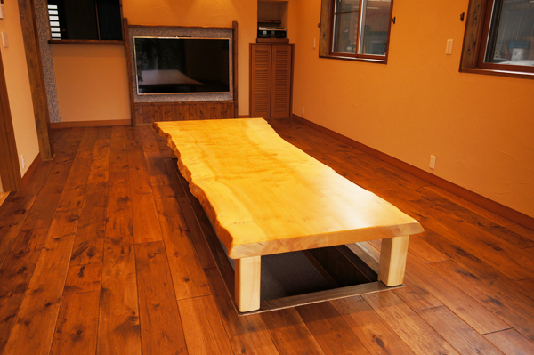 イチョウ一枚板テーブル