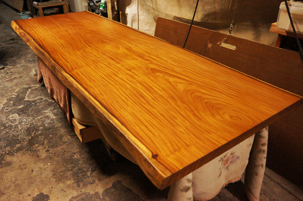 アサメラ一枚板会議用テーブル