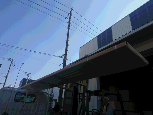 一枚板カウンター納品